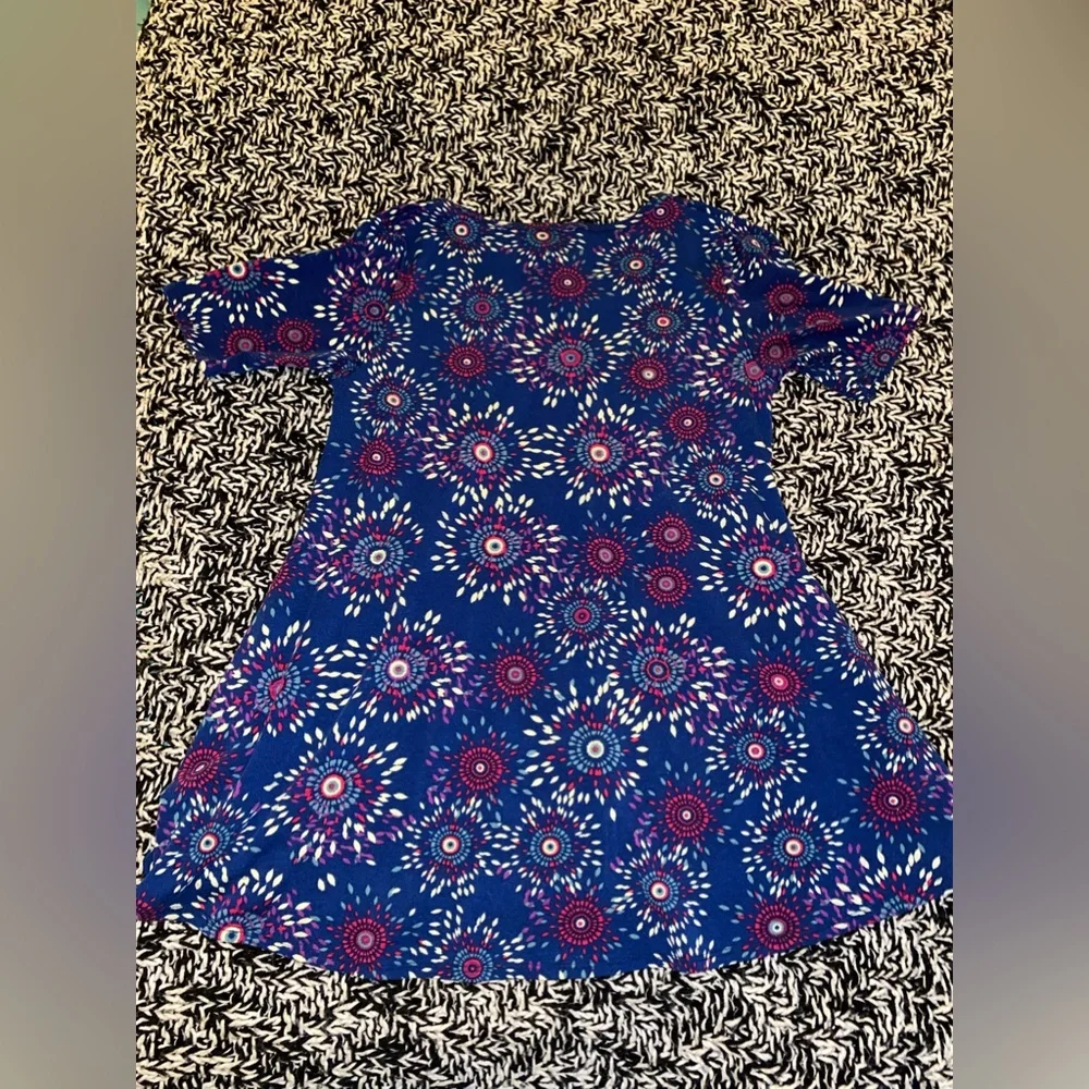 Lularoe Perfect tee - Picture 3 of 5